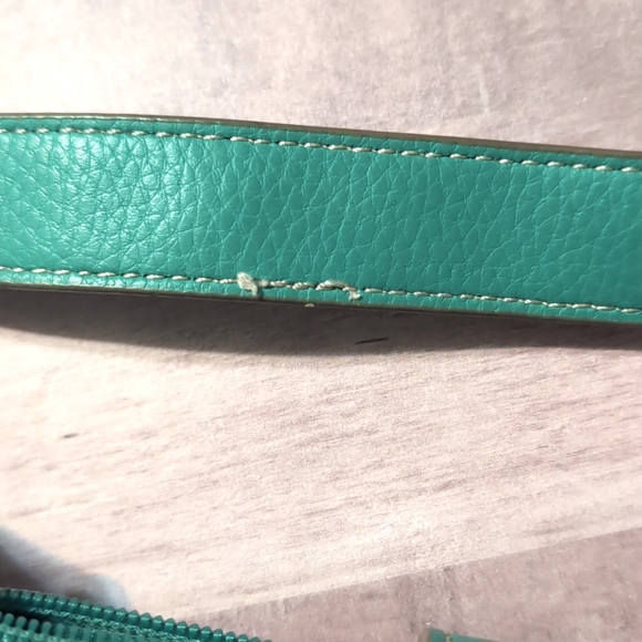 Tignanello Crossbody Bag EUC - Picture 10 of 13